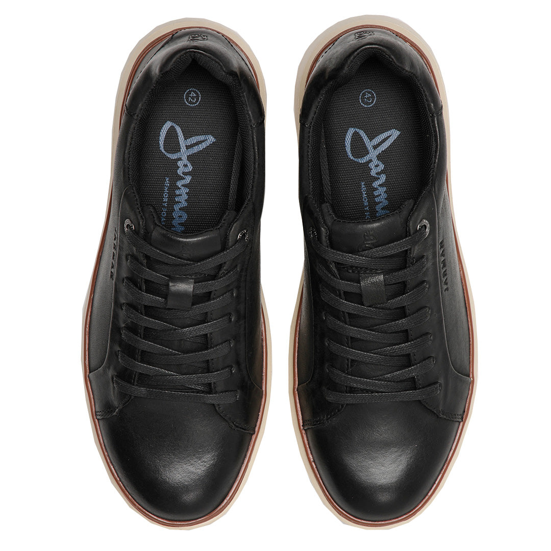 Zapatilla color negro de cuero para hombre vista superior