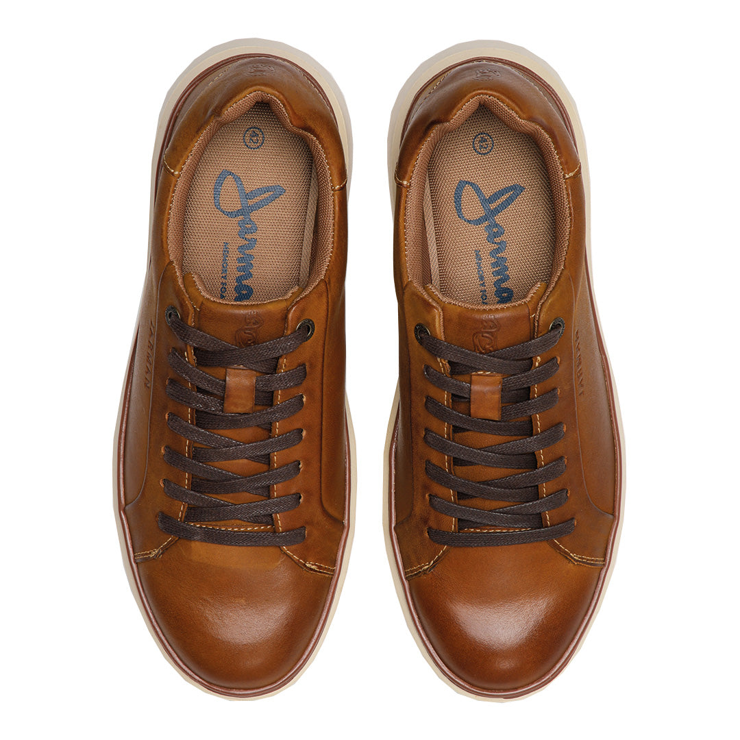Zapatilla color cafe de cuero para hombre vista superior