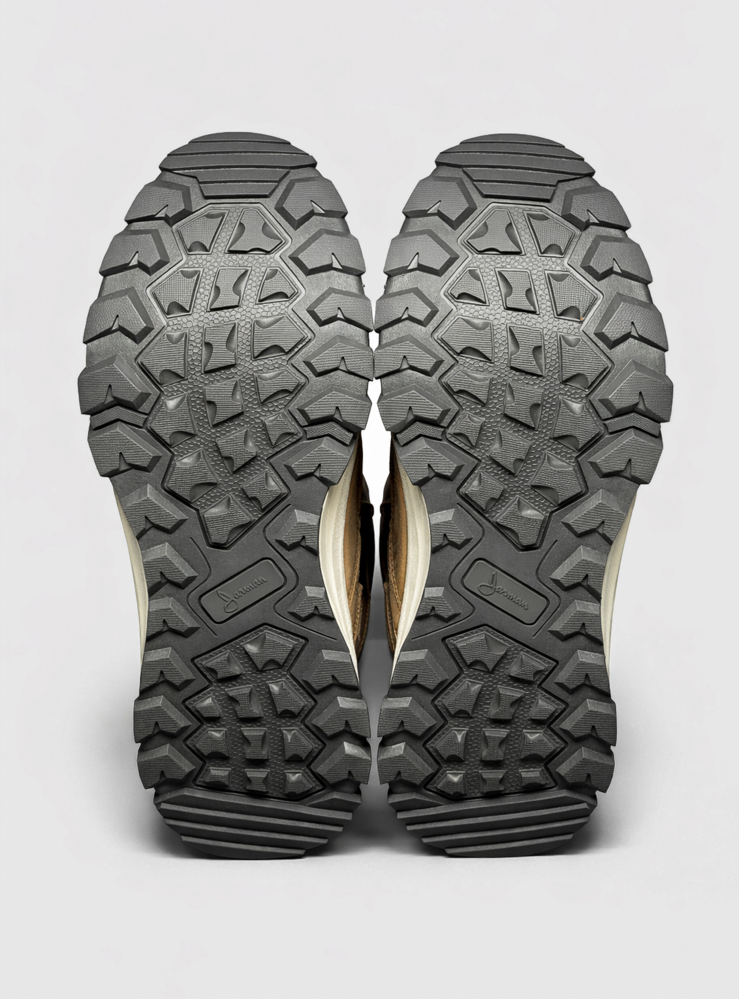 Botin Outdoor Grayson de cuero color café