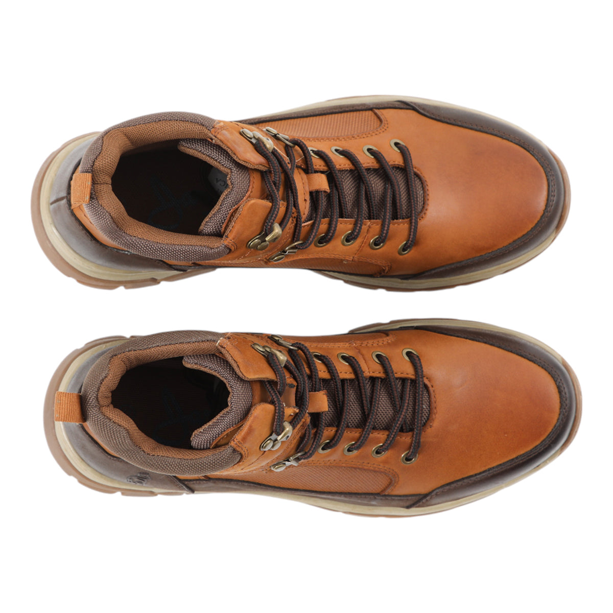 Botin beige outdoor de cuero para hombre vista superior