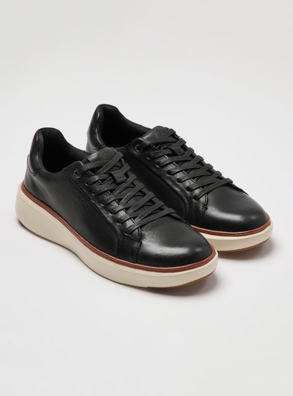 Zapatilla Obi de cuero Color Negro