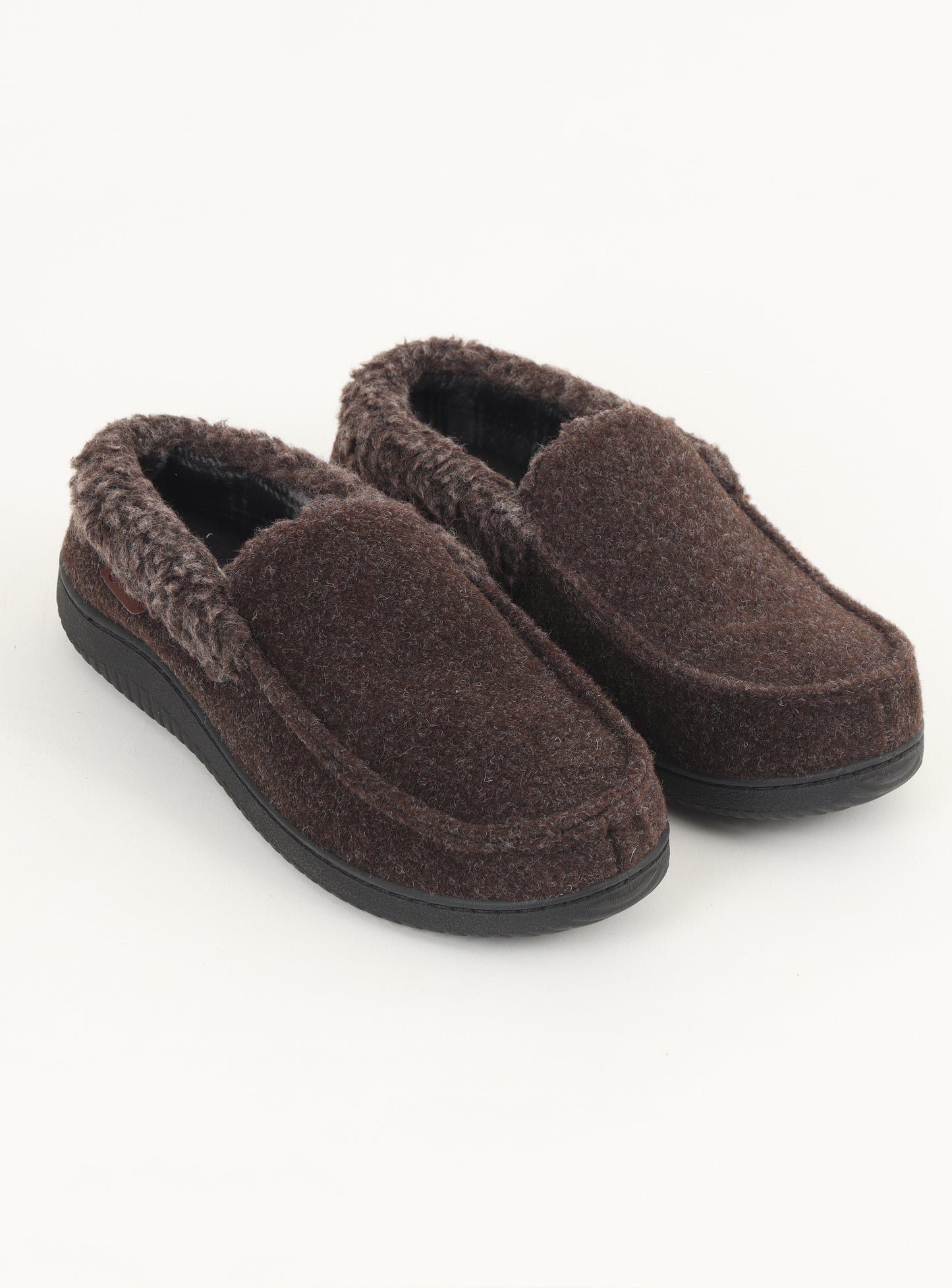 Pantufla Aspen color café oscuro