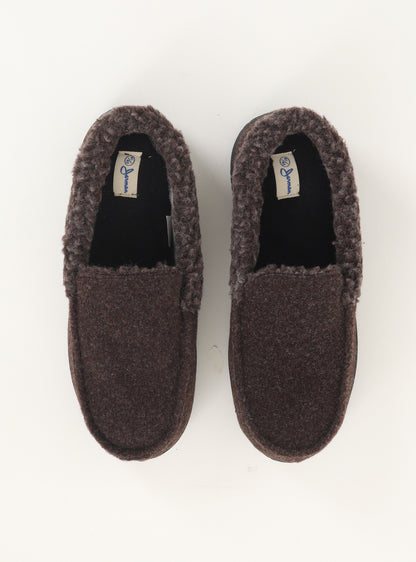 Pantufla Aspen color café oscuro