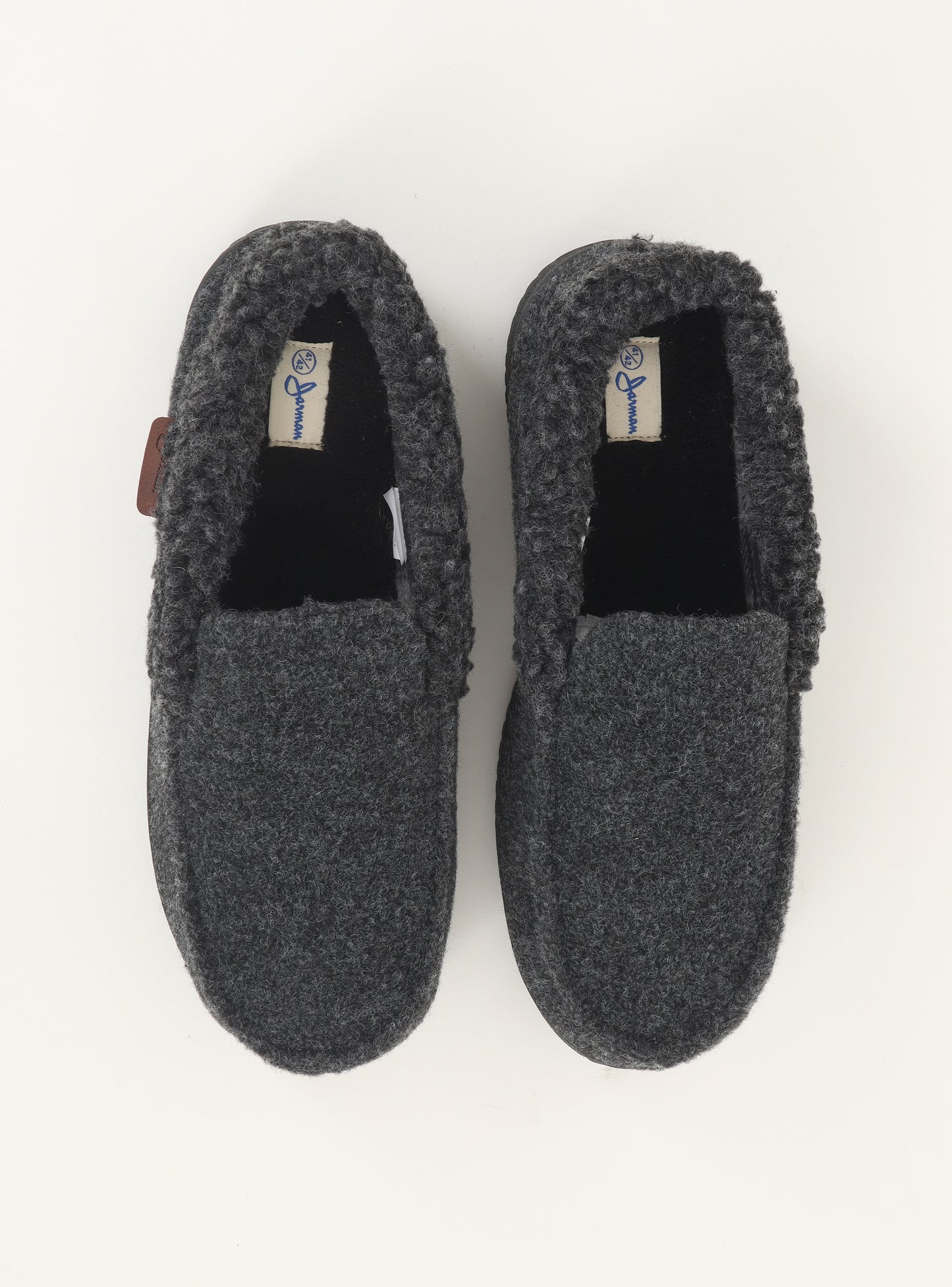 Pantufla Aspen color gris oscuro