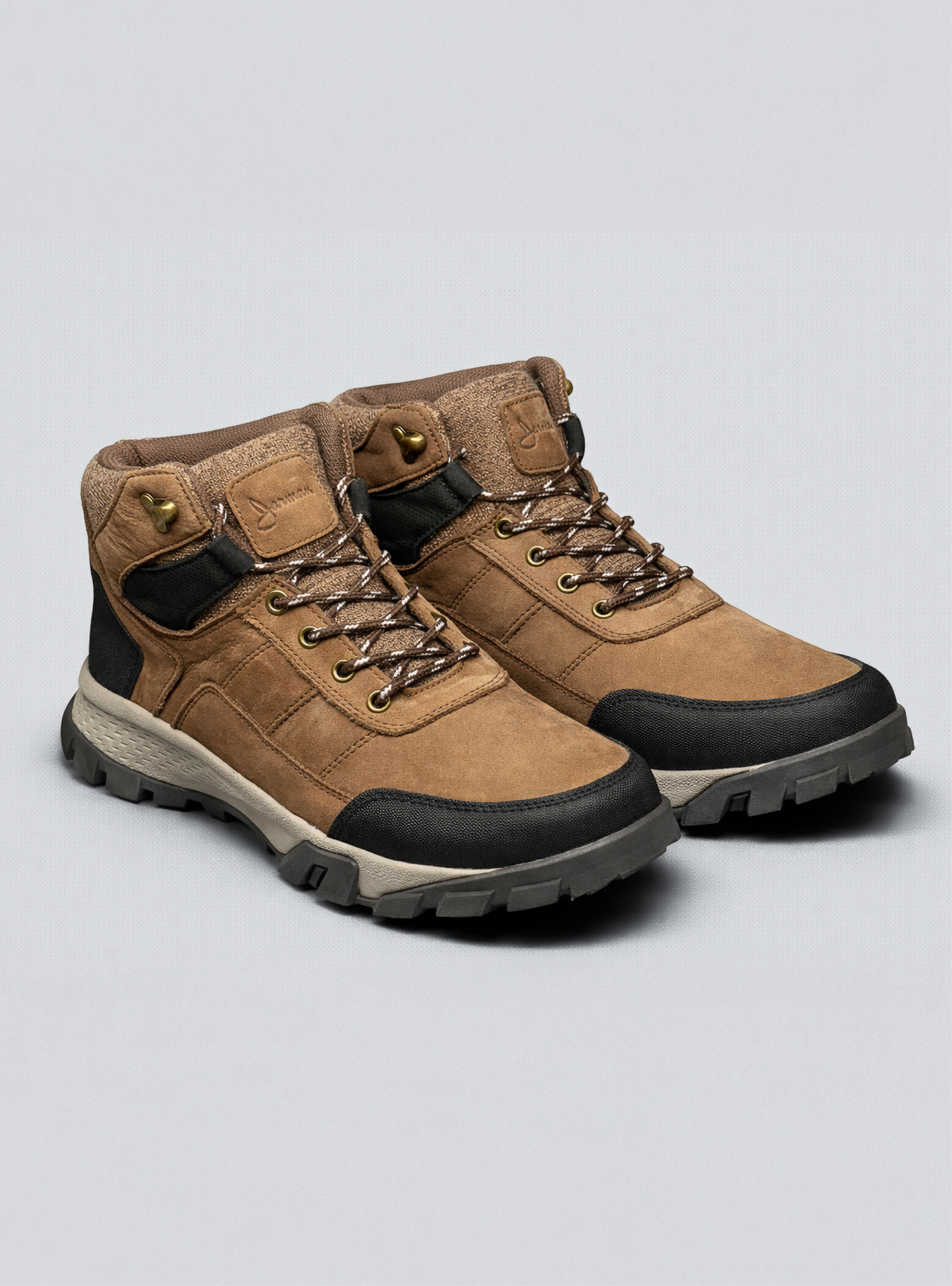 Botin Outdoor Grayson de cuero color café