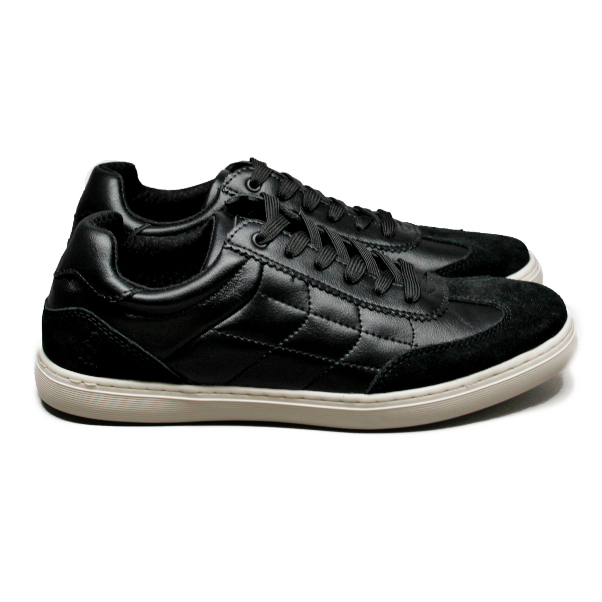 Zapatilla de cuero Ganges color negro